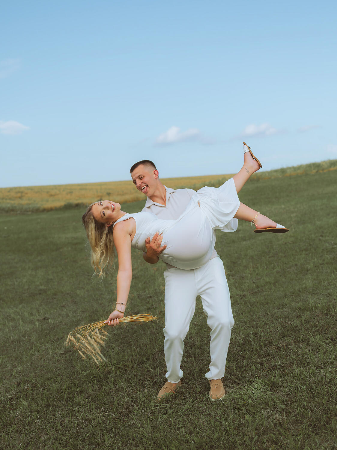 Nėštumo fotosesija Poros fotosesija Alytuje, be įtemptų pozų