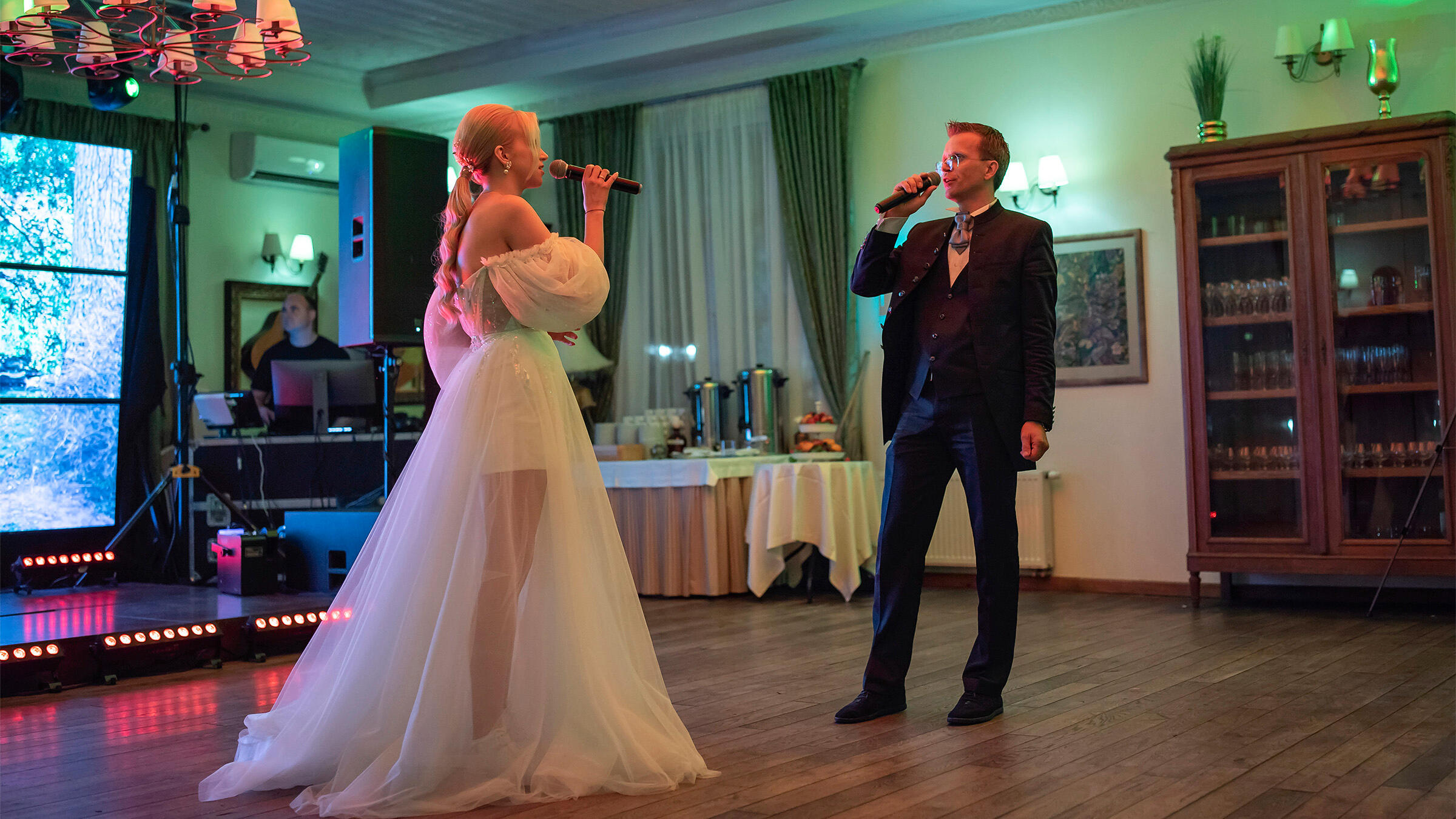 Tėvo ir dukros pasirodymas Vestuvių vakarinės šventės dalies fotografavimas
